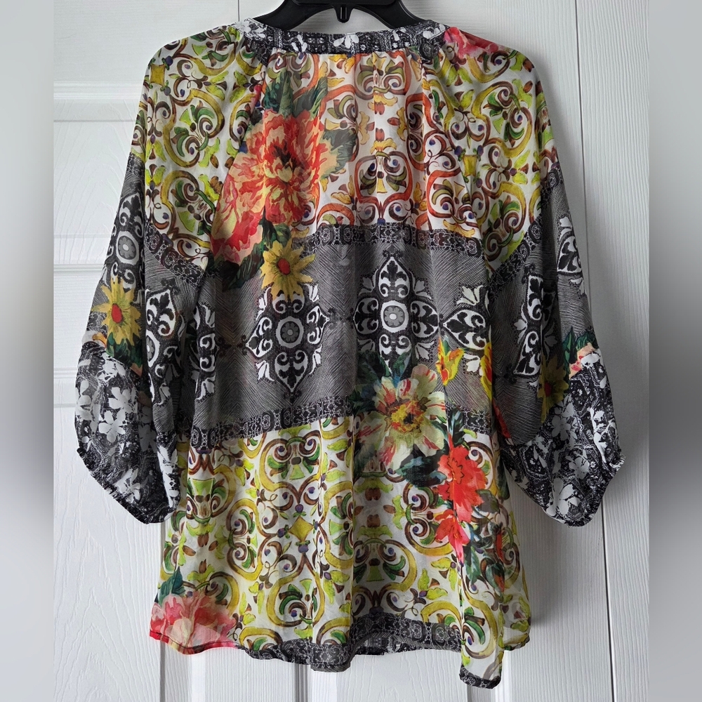 Fig and Flower Multicolor Floral Top Size S. Excellent condition. - Picture 7 of 11